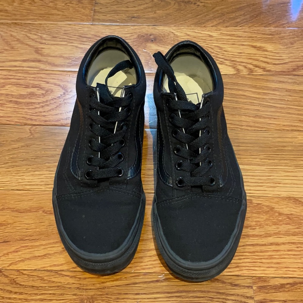 Vans all black